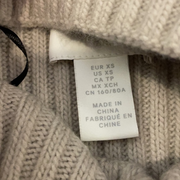 Knit sweater - Picture 3 of 3